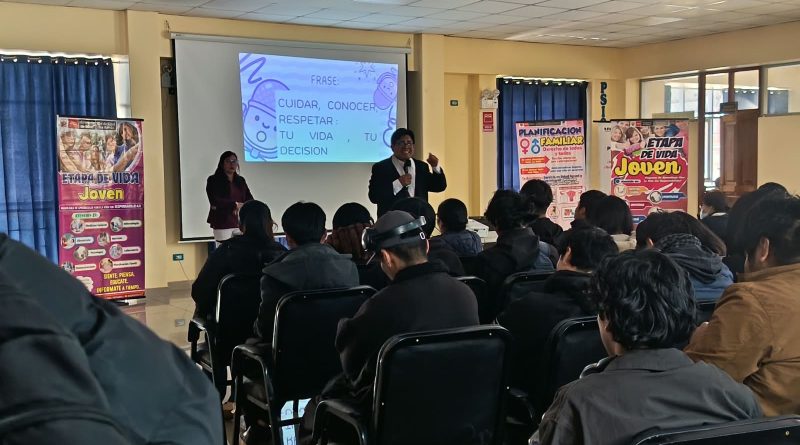 DIRESA Puno lleva atención integral de salud a jóvenes en el marco del Día de la Juventud